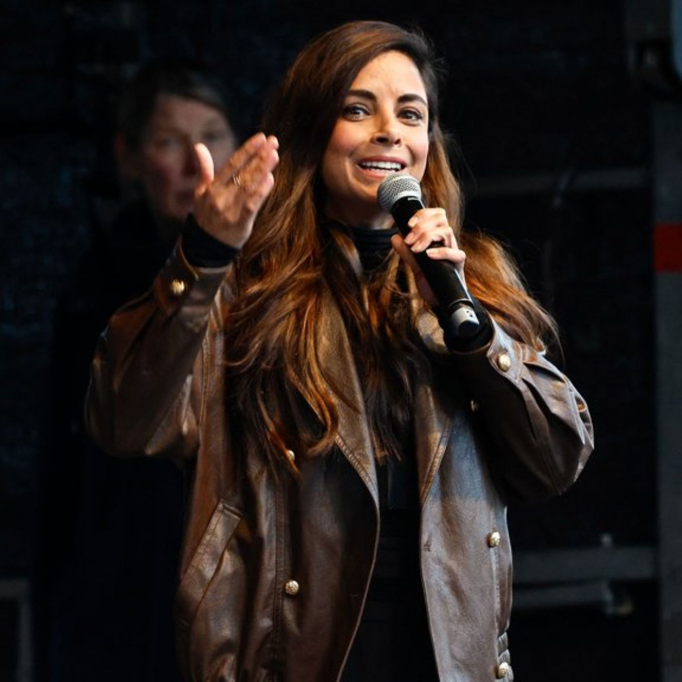 Moderatorin spricht doch auf Demo in Hamburg
