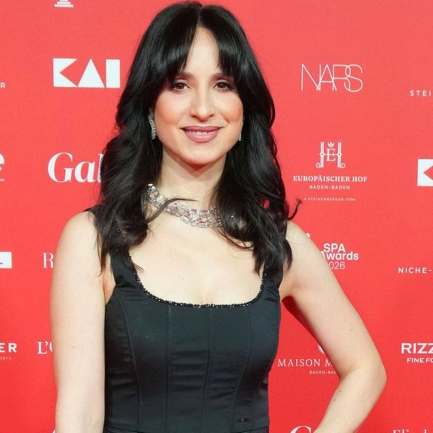 Sie zeigt Baby-Alltag am Filmset