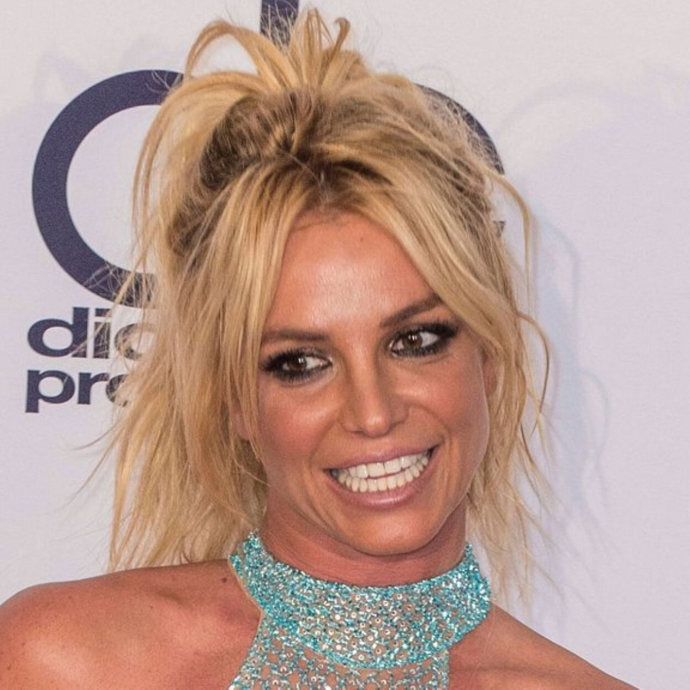 Star meldet sich nach Festnahme zu Wort