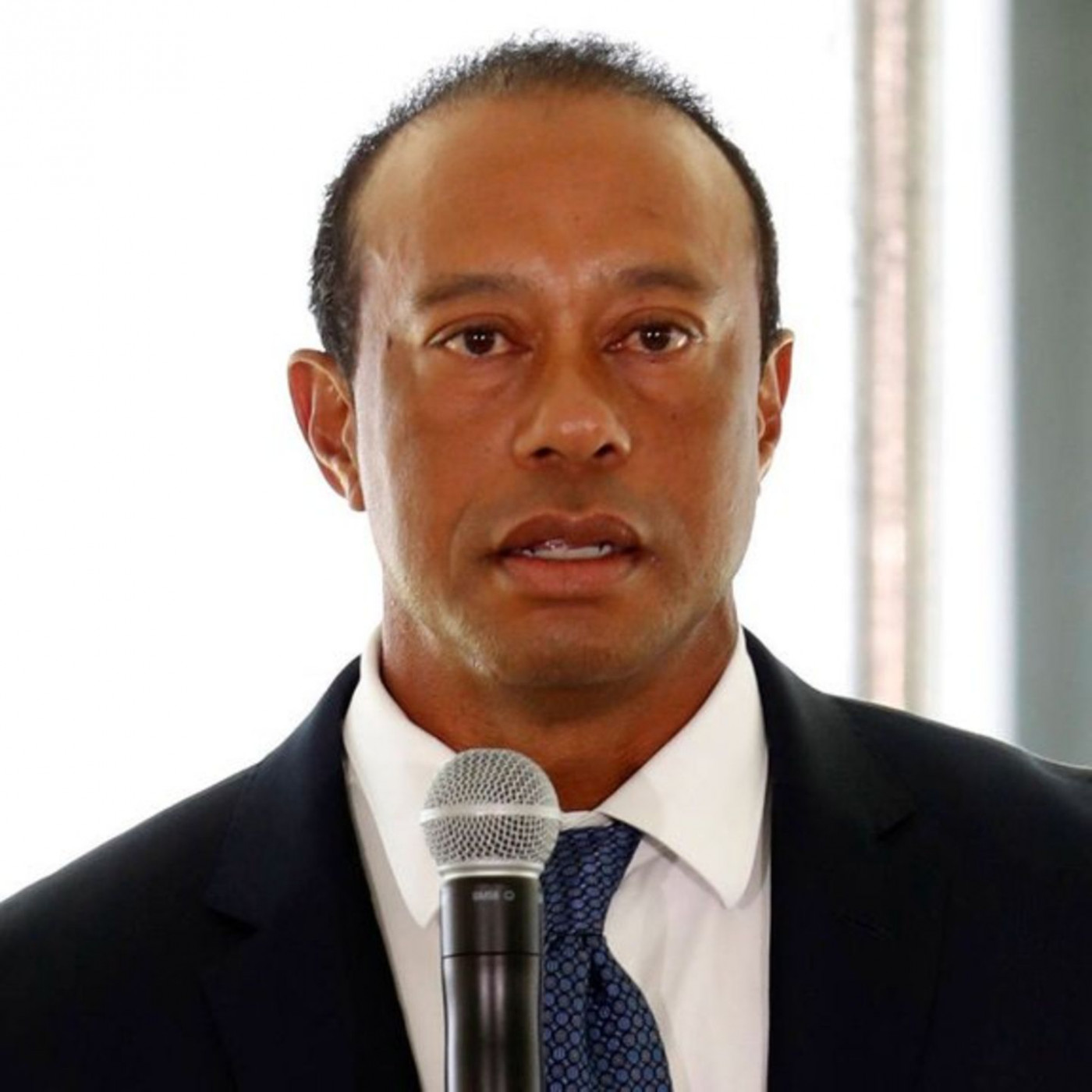 Er reagiert auf Autounfall und Festnahme