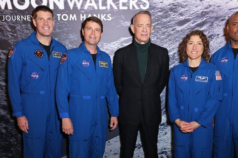 Er dr&uuml;ckt den Mond-Astronauten die Daumen