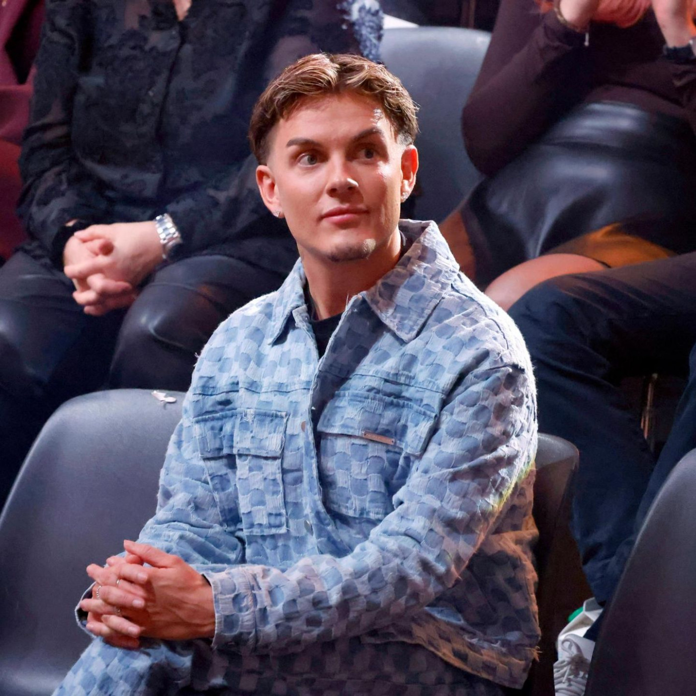 Ex-Dschungelcamper bricht sein Schweigen und zeigt neue Liebe