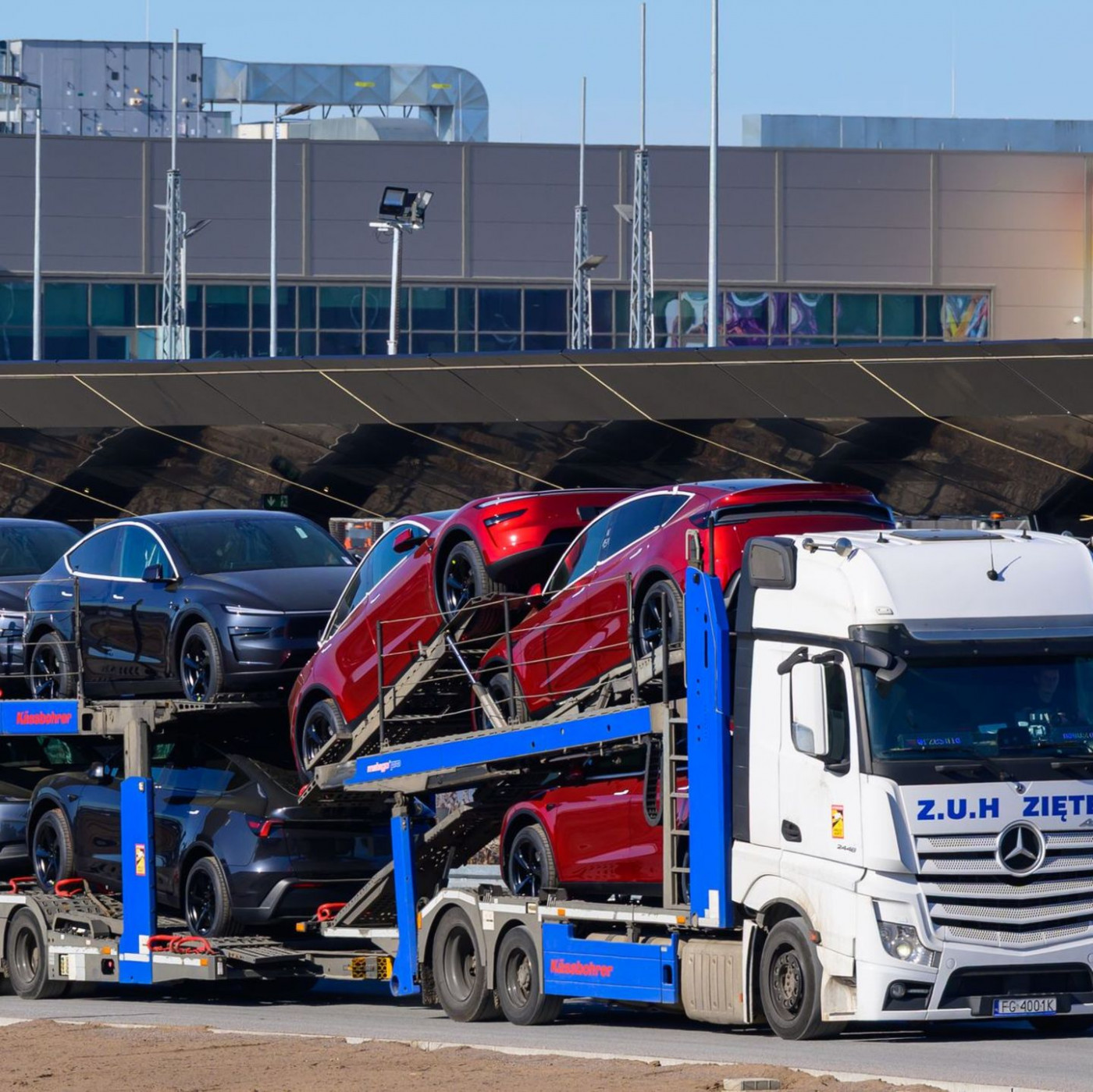 Tesla legt bei Elektro-Neuzulassungen zu