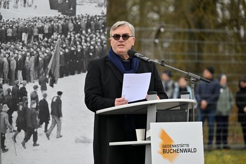 Er &uuml;berlebte Buchenwald &ndash; Hape Kerkeling spricht &uuml;ber Opa Hermann