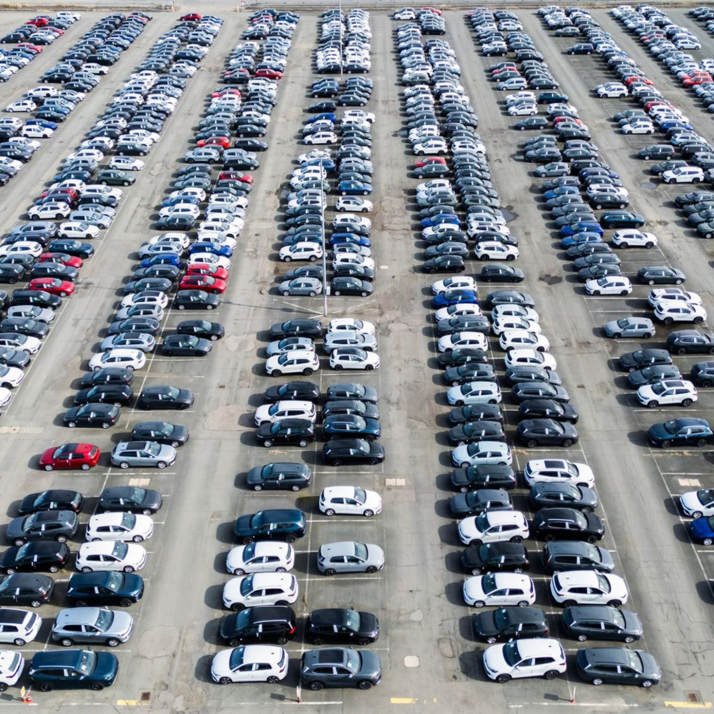 VW-Konzernabsatz sinkt weiter - USA und China belasten