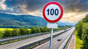 Befristetes Tempolimit: Frauen und &Auml;ltere besonders daf&uuml;r