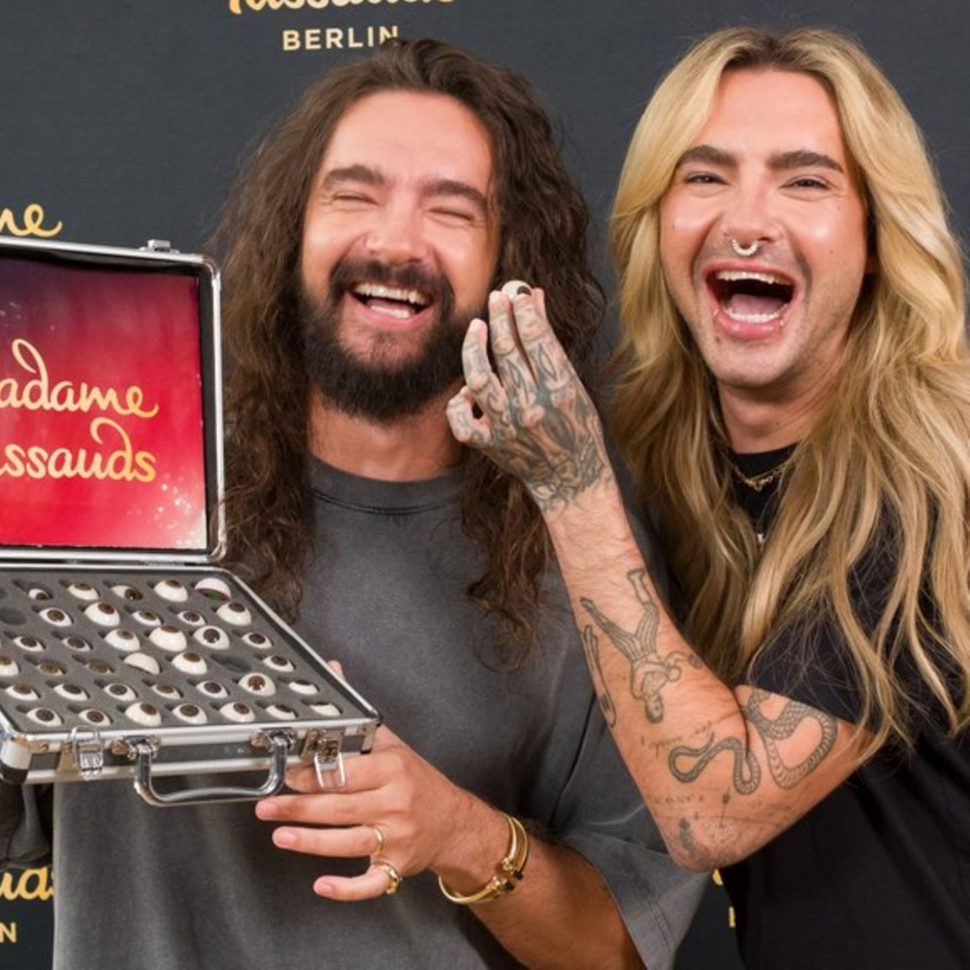 Sie werden mit Wachsfiguren geehrt