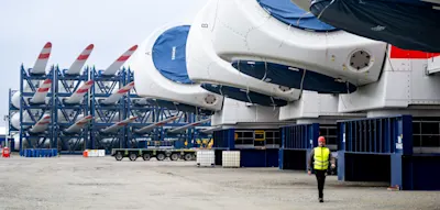 Mit ihren Abmessungen st&ouml;&szlig;t die Offshore-Windkraft-Branche an Grenzen