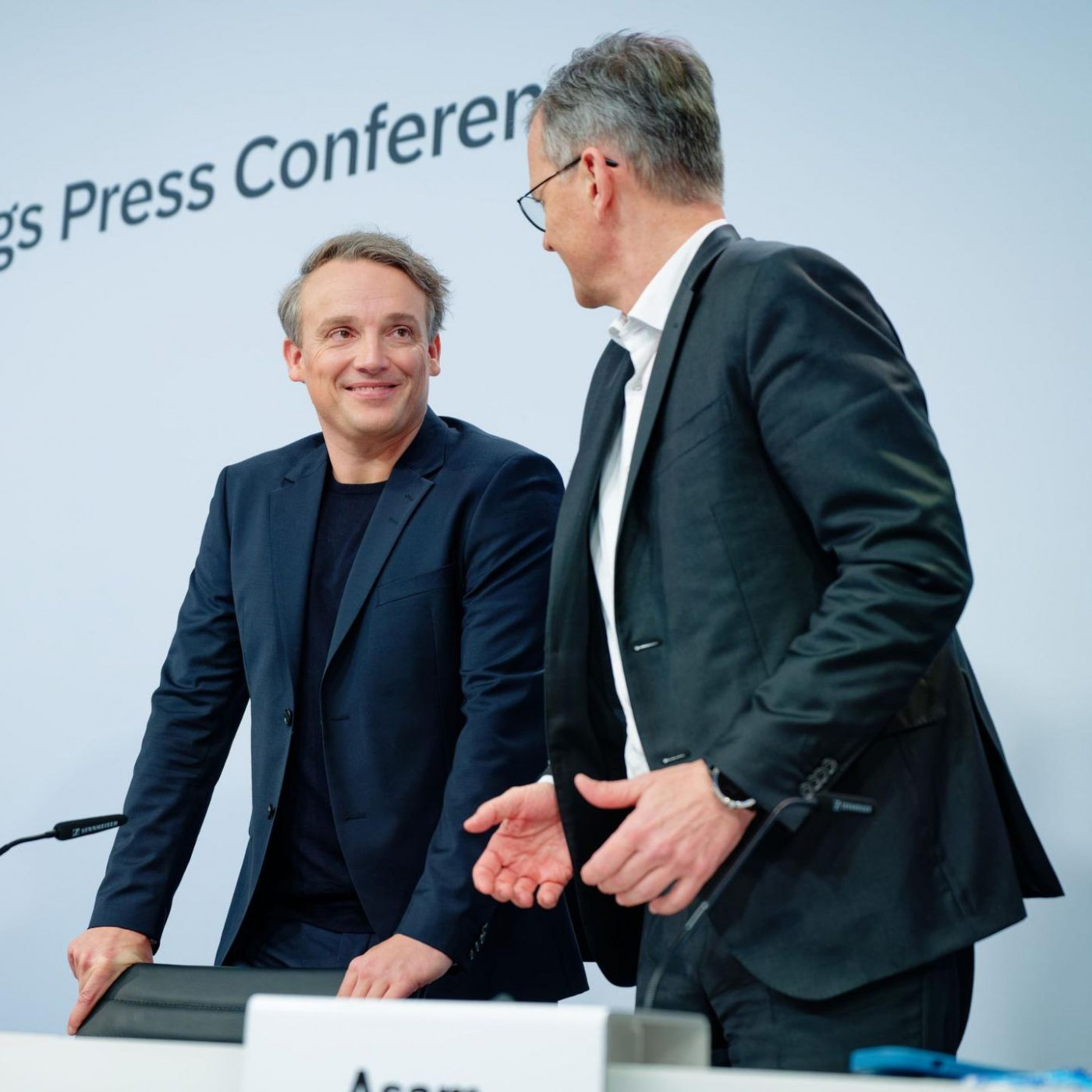 Plus 12,9 gegen 4,2 Prozent: Dax-Chefs zogen 2025 der Belegschaft davon