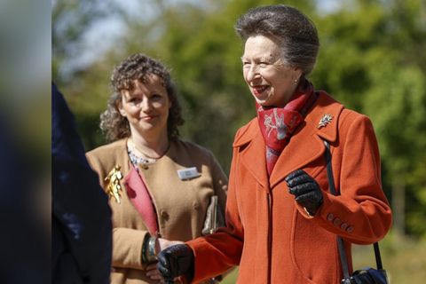 Prinzessin Anne er&ouml;ffnet Gedenkgarten