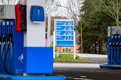 Rekordsprung zur Mittagszeit - Spritpreise drehen nach oben