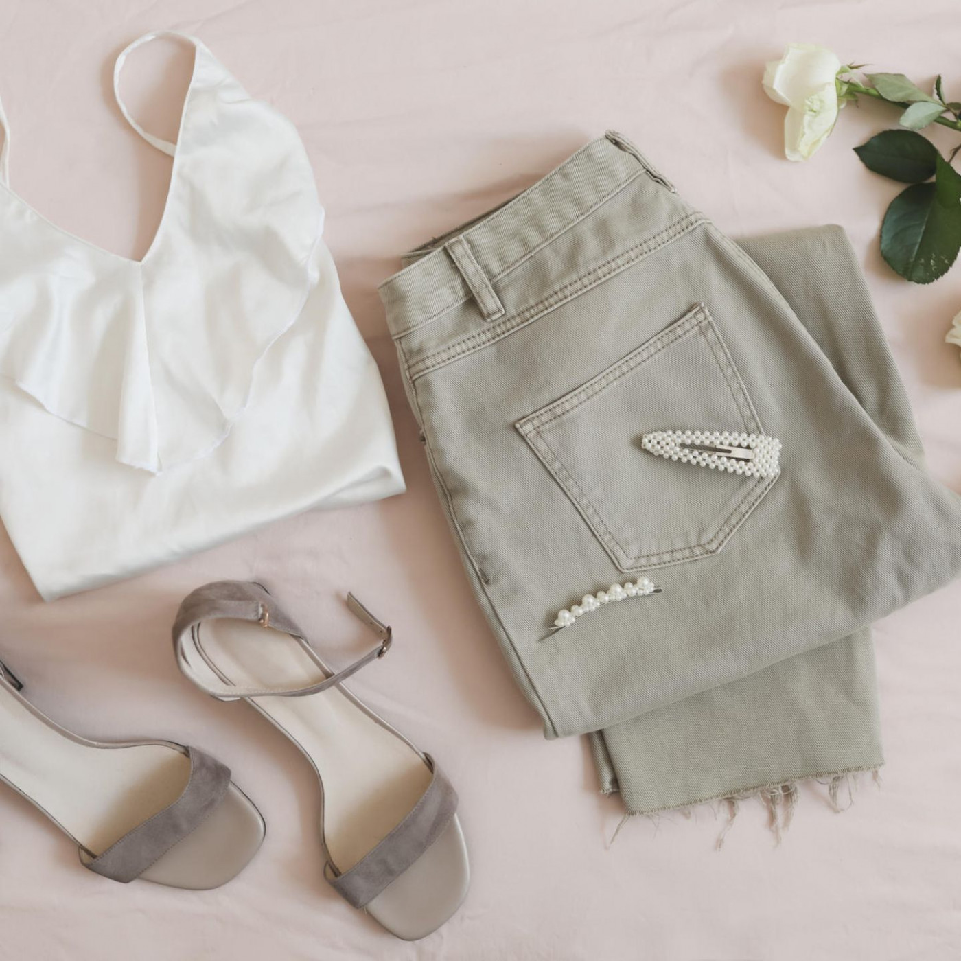 Von wegen Schlafzimmer-Look: So stylen Sie ein Lingerie-Top im Alltag