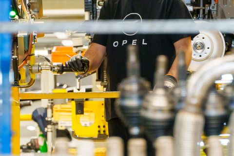 Opel-Mutter Stellantis f&auml;hrt in Gewinnzone zur&uuml;ck