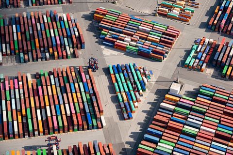Deutsche Exporte steigen - aber neue Zolldrohungen von Trump