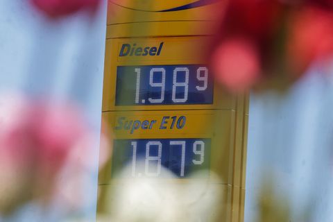 Diesel f&auml;llt unter 2 Euro