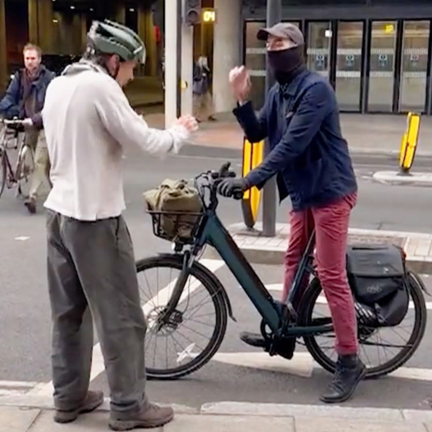Benedict Cumberbatch giftet Radfahrer an: &bdquo;Du l&uuml;gst!&ldquo;