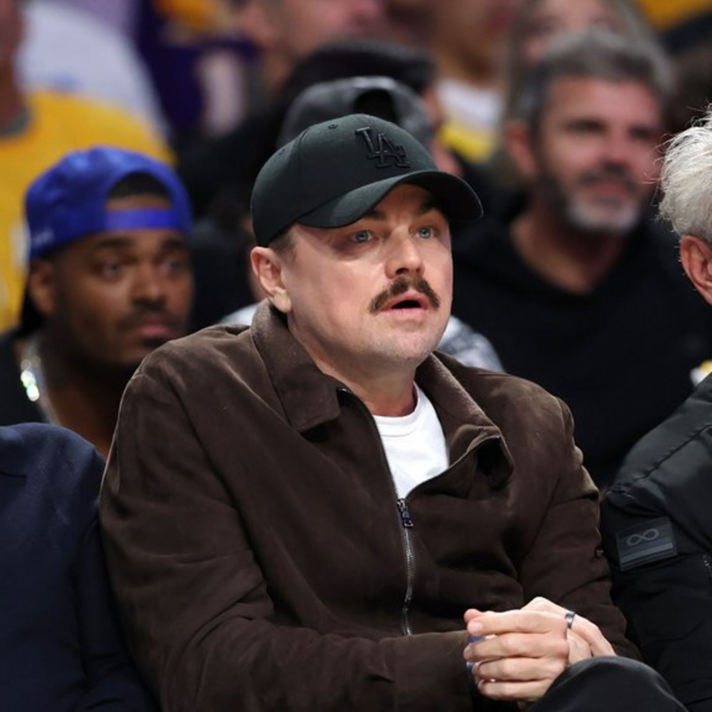 Schauspielstars besuchen Spiel der Lakers